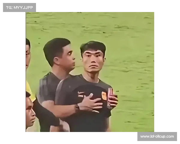 郑智正式执掌青岛西海岸帅印，前国足助教团多人走向前台